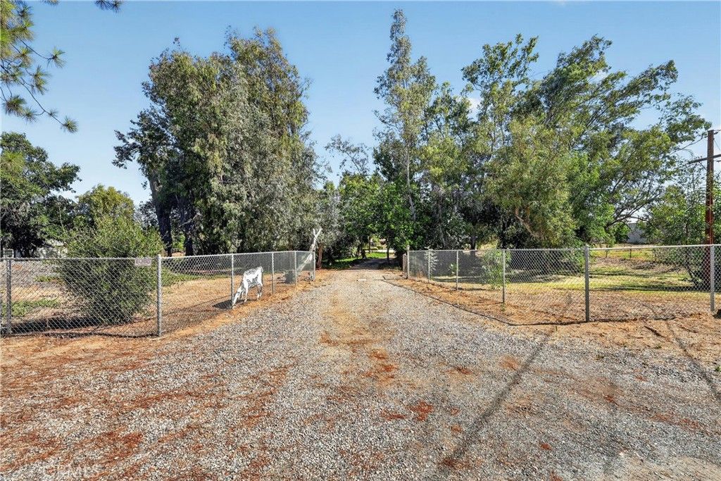 Image 61 of property listing at 18666 Bert Road, Riverside, CA 92508