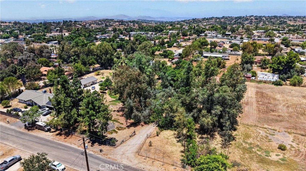 Image 64 of property listing at 18666 Bert Road, Riverside, CA 92508