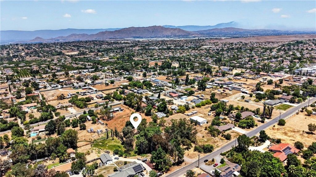 Image 71 of property listing at 18666 Bert Road, Riverside, CA 92508