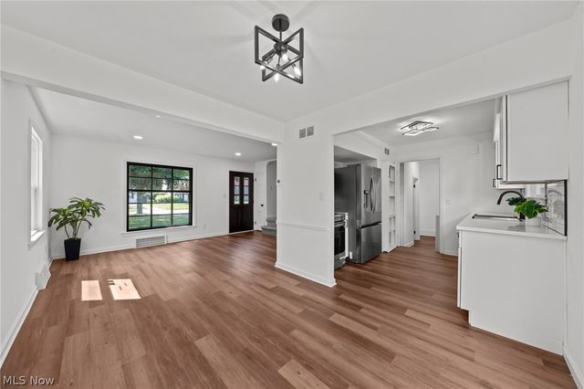 7317 Parma Park Boulevard, Parma, OH 44130