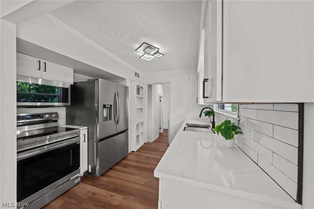 7317 Parma Park Boulevard, Parma, OH 44130