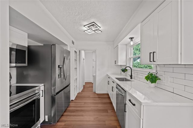 7317 Parma Park Boulevard, Parma, OH 44130