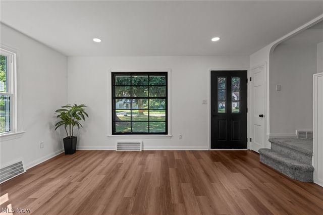 7317 Parma Park Boulevard, Parma, OH 44130