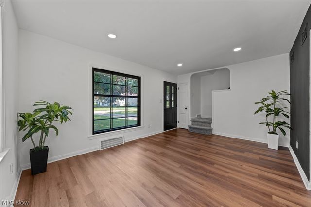 7317 Parma Park Boulevard, Parma, OH 44130