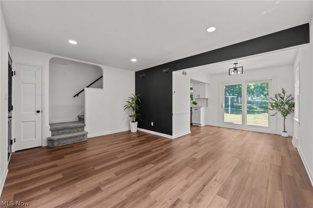 7317 Parma Park Boulevard, Parma, OH 44130