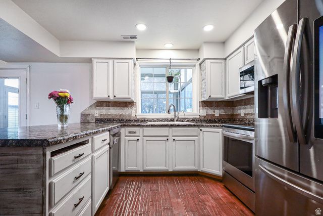 1756 N 2615 `, Clinton, UT 84015