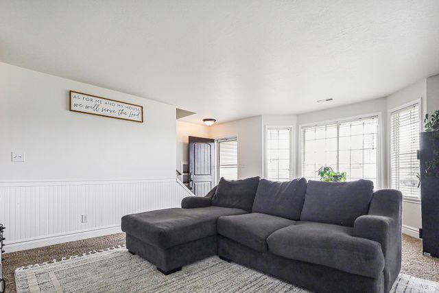 1756 N 2615 `, Clinton, UT 84015