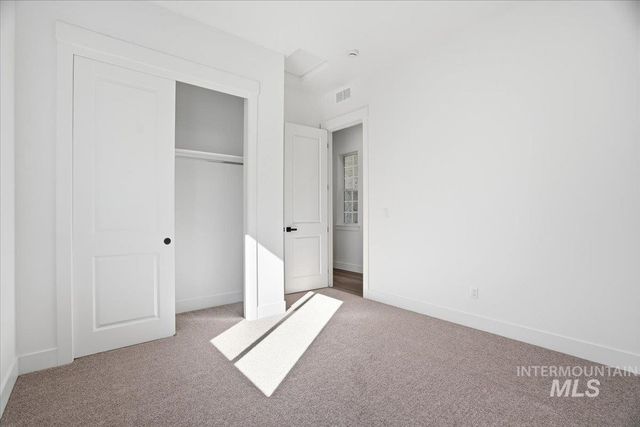 2208 N Kenora Ave, Star, ID 83669