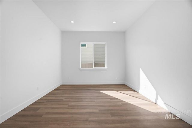 2208 N Kenora Ave, Star, ID 83669