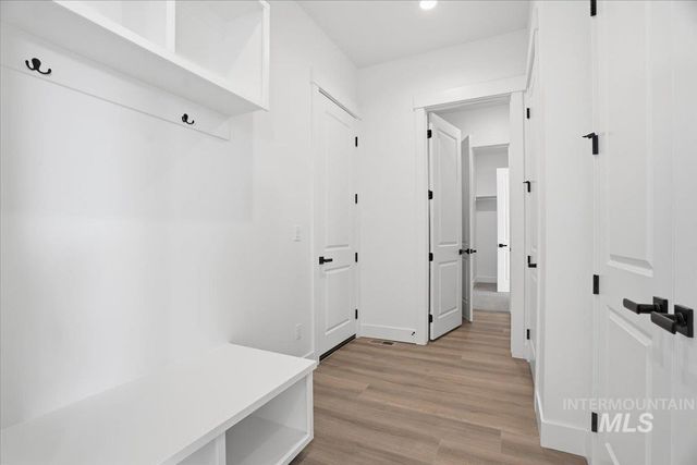 2208 N Kenora Ave, Star, ID 83669