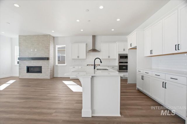 2208 N Kenora Ave, Star, ID 83669