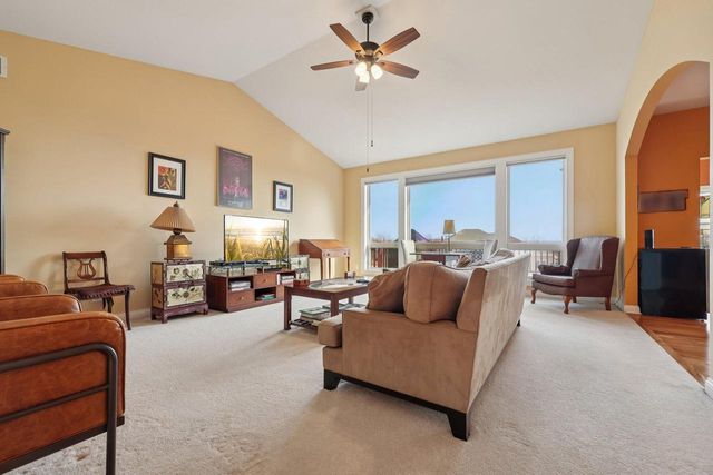 320 S Boulder Ridge DRIVE, Lake Geneva, WI 53147