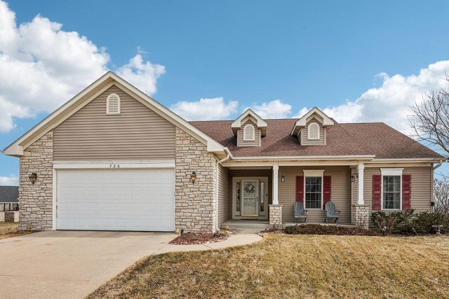 320 S Boulder Ridge DRIVE, Lake Geneva, WI 53147