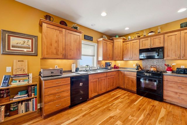 320 S Boulder Ridge DRIVE, Lake Geneva, WI 53147