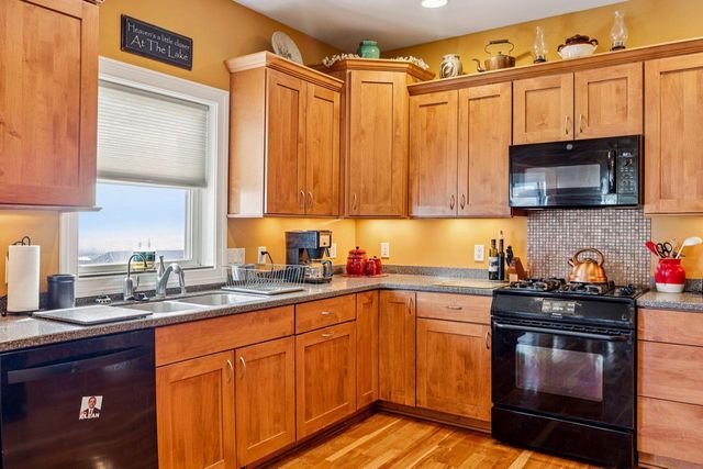 320 S Boulder Ridge DRIVE, Lake Geneva, WI 53147