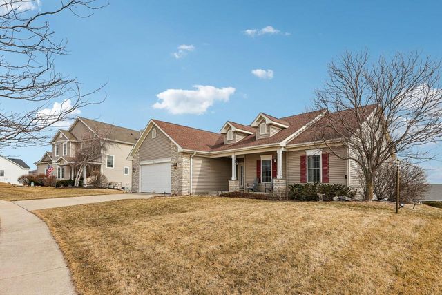 320 S Boulder Ridge DRIVE, Lake Geneva, WI 53147