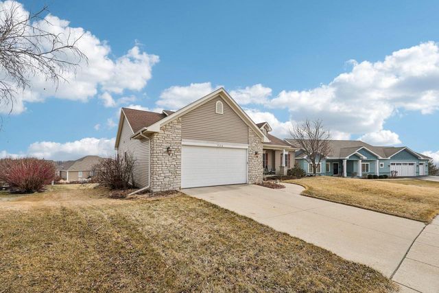 320 S Boulder Ridge DRIVE, Lake Geneva, WI 53147