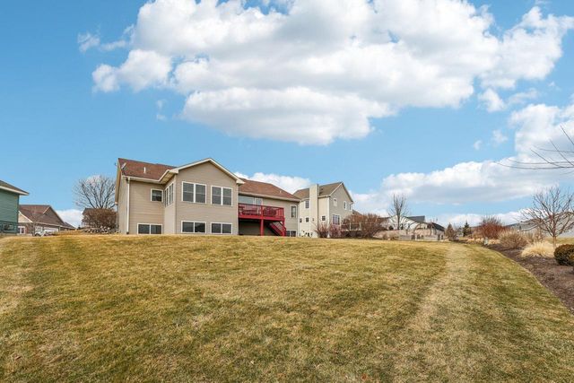 320 S Boulder Ridge DRIVE, Lake Geneva, WI 53147