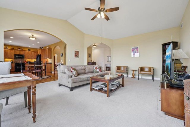 320 S Boulder Ridge DRIVE, Lake Geneva, WI 53147