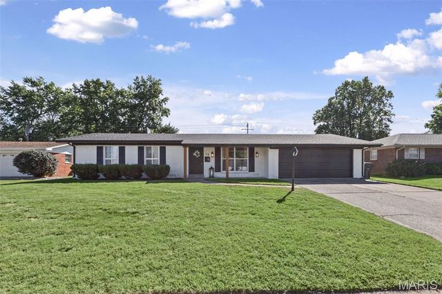 73 Bedford Drive, Belleville, IL 62226