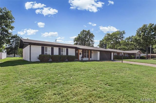 73 Bedford Drive, Belleville, IL 62226