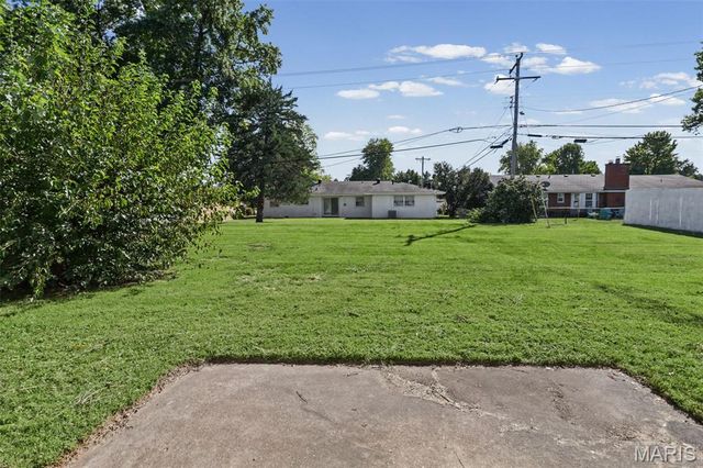 73 Bedford Drive, Belleville, IL 62226