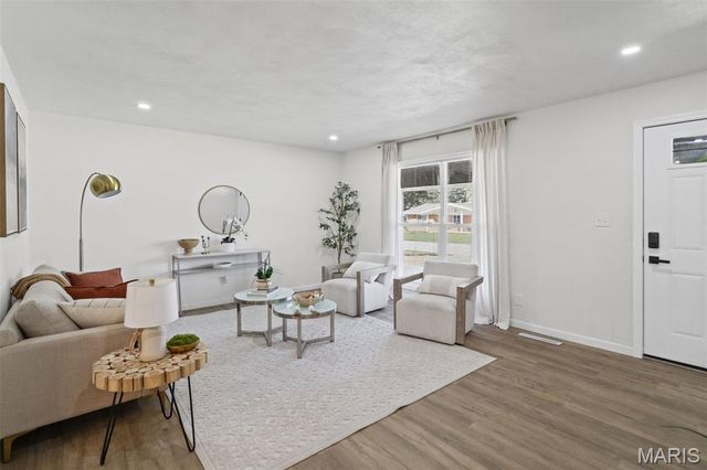 73 Bedford Drive, Belleville, IL 62226