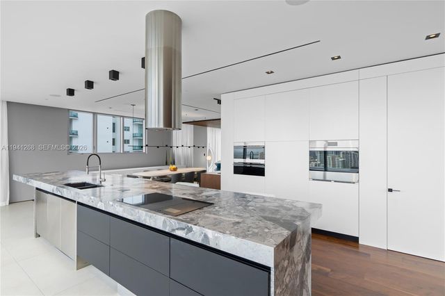 1300 Brickell Bay Dr 4401, Miami, FL 33131