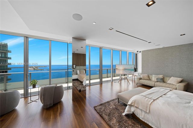 1300 Brickell Bay Dr 4401, Miami, FL 33131