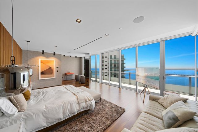 1300 Brickell Bay Dr 4401, Miami, FL 33131