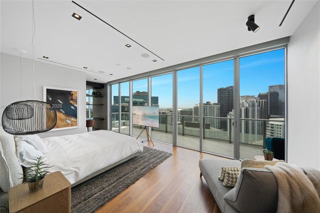 1300 Brickell Bay Dr 4401, Miami, FL 33131