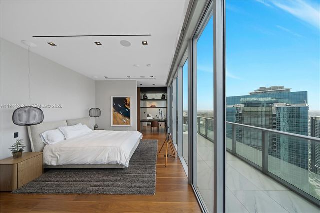 1300 Brickell Bay Dr 4401, Miami, FL 33131