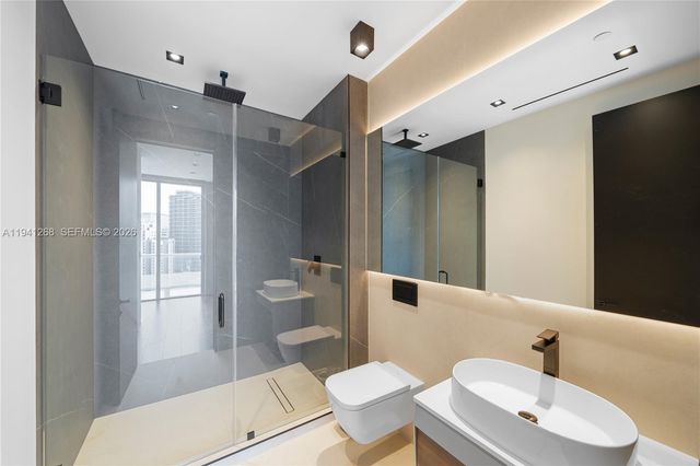 1300 Brickell Bay Dr 4401, Miami, FL 33131