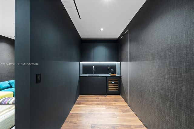 1300 Brickell Bay Dr 4401, Miami, FL 33131