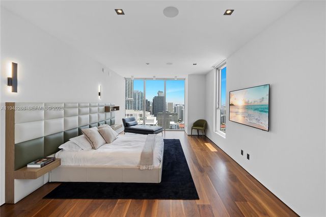 1300 Brickell Bay Dr 4401, Miami, FL 33131