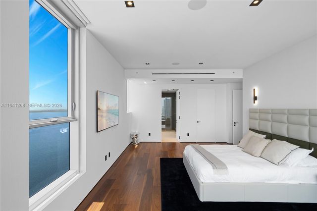 1300 Brickell Bay Dr 4401, Miami, FL 33131