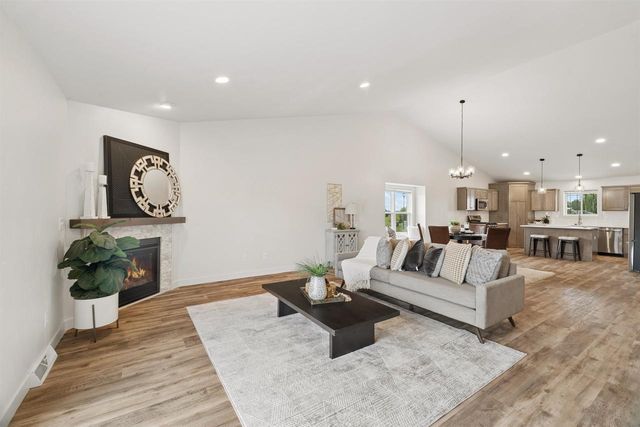 W7032 JACLYN LANE, Greenville, WI 54942
