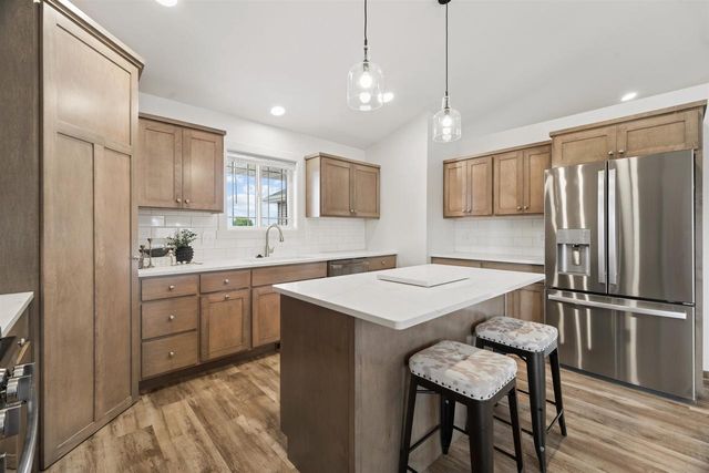 W7032 JACLYN LANE, Greenville, WI 54942