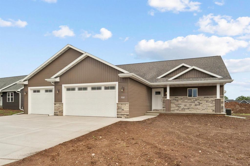 W7032 JACLYN LANE, Greenville, WI 54942