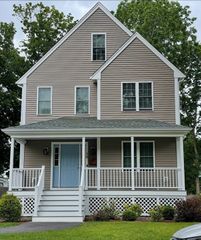 16 Vesey Str, Brockton, MA 02301