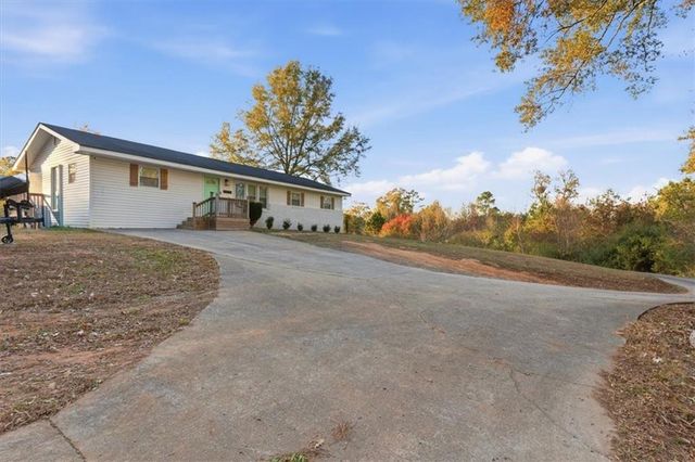 121 Ripley Avenue, Adairsville, GA 30103