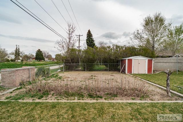 735 E 15th Street, Idaho Falls, ID 83404