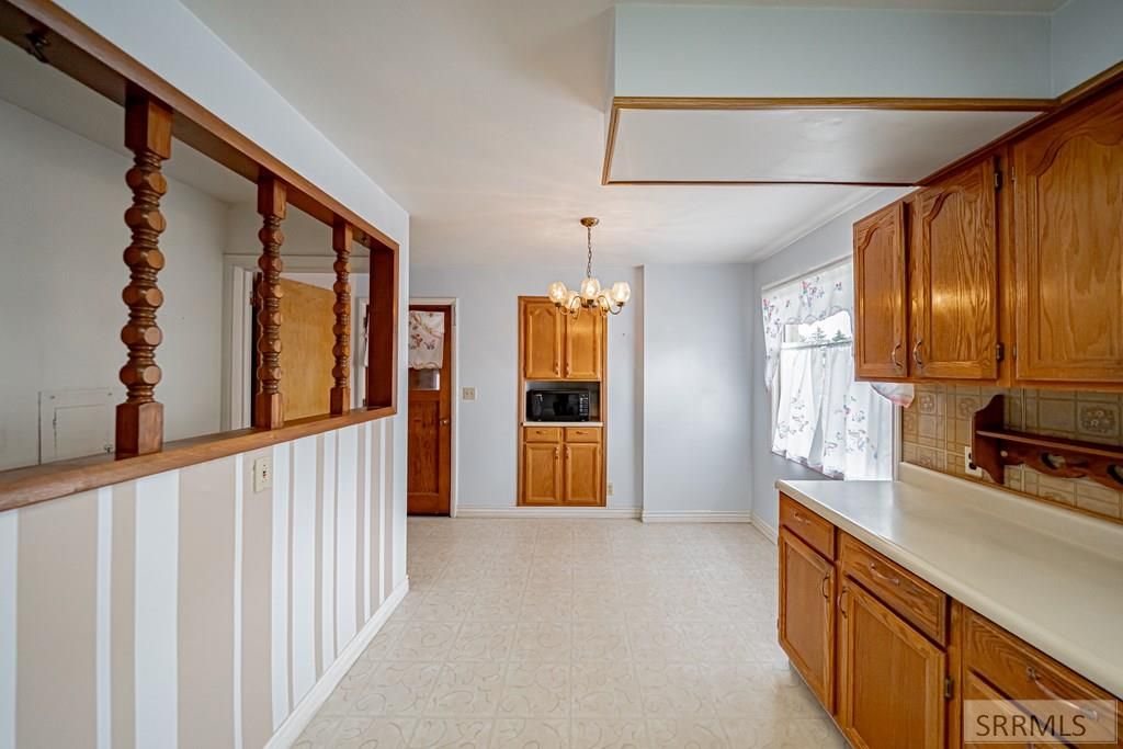 Image 10 of property listing at 735 E 15th Street, Idaho Falls, ID 83404