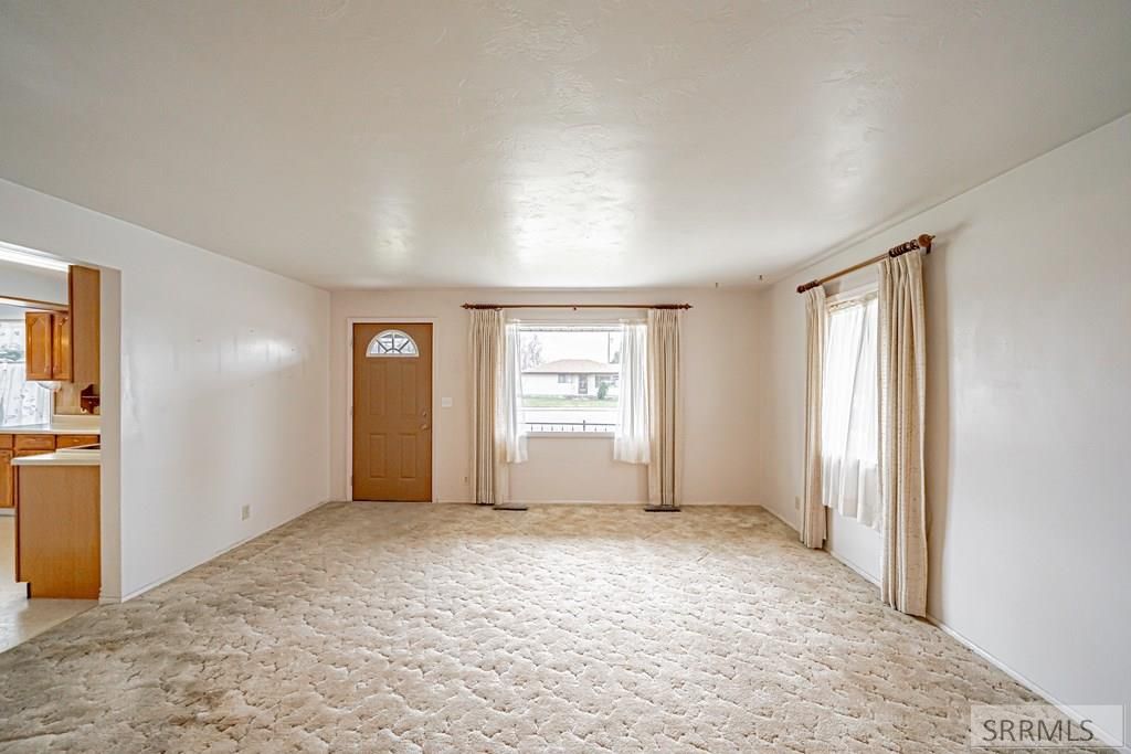 Image 5 of property listing at 735 E 15th Street, Idaho Falls, ID 83404