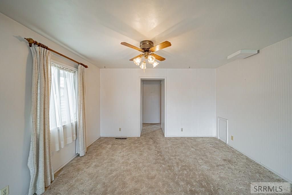 Image 6 of property listing at 735 E 15th Street, Idaho Falls, ID 83404