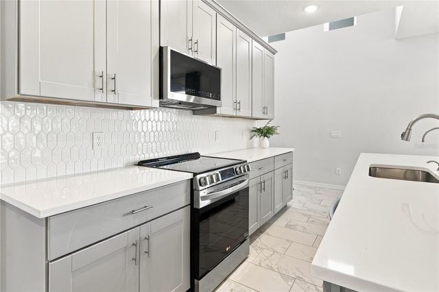 5706 MEZZANA RUN, Palmetto, FL 34221