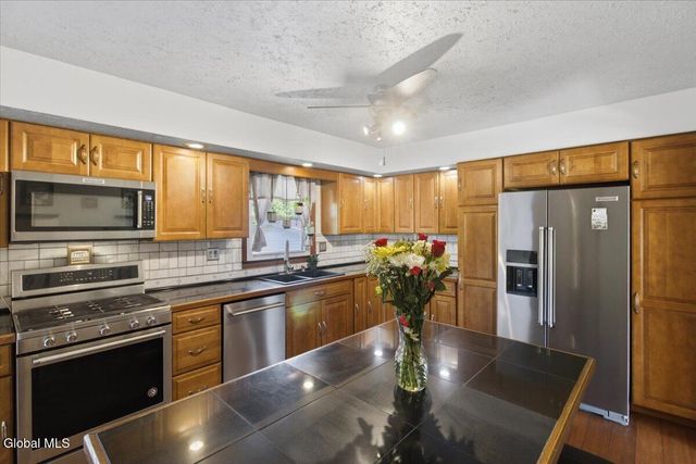 112 Route 236, Halfmoon, NY 12065