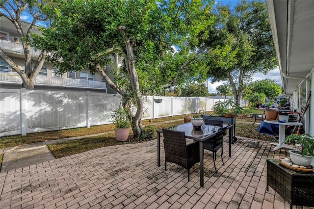 3723 59TH STREET N 6, St Petersburg, FL 33710
