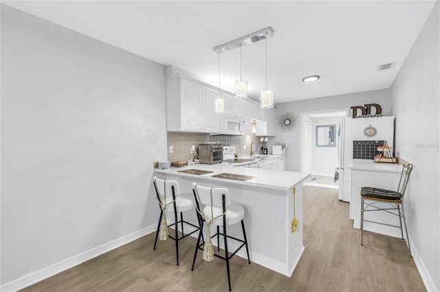 3723 59TH STREET N 6, St Petersburg, FL 33710