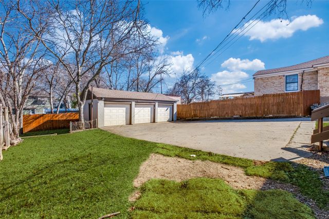 306 N Montreal Avenue, Dallas, TX 75208